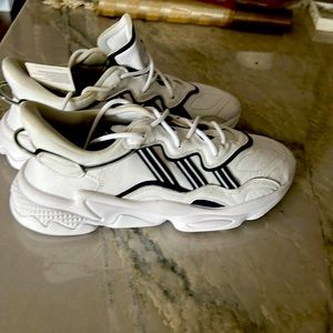 Adidas Osweego ladies   NWT sneakers